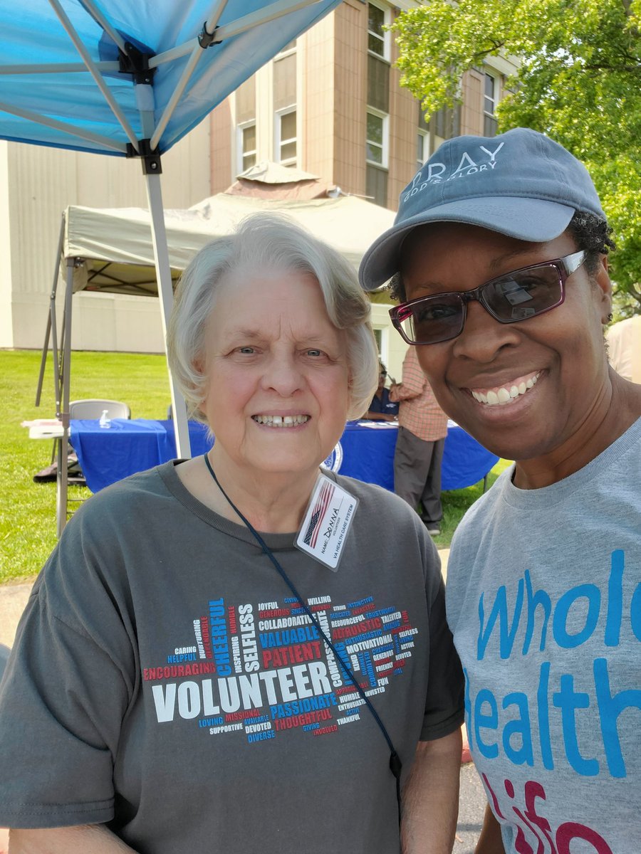 iCelebrateU365's tweet photo. Beautiful day for a #walk and beautiful conversations with fellow veterans and those who support and care for us. Marion #VA2K
#iCU365 ππΏπ
#LivingFitAndWell https://t.co/8vp1krxa9R