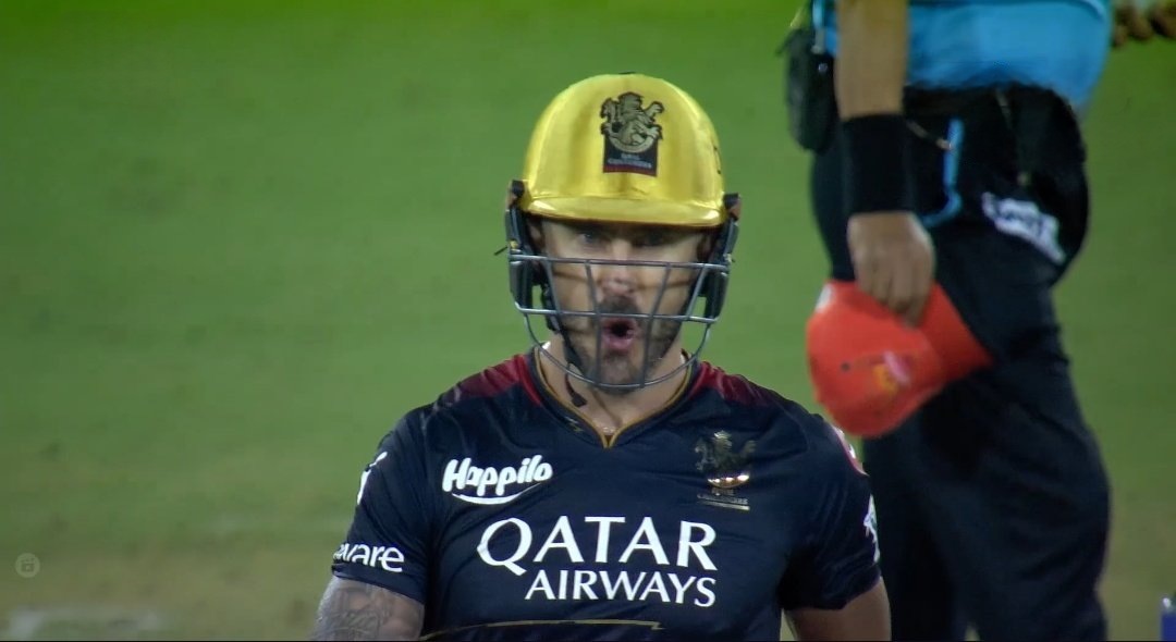 sagarcasm's tweet photo. When you were expecting to see batting but you witness poetry in motion https://t.co/pGQuFJdtsm