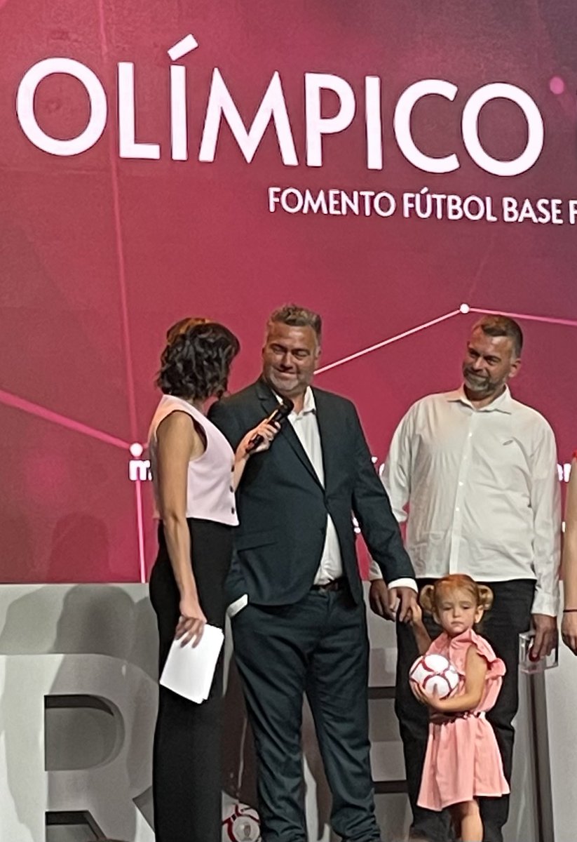 Mocitas futbolistas tweet media