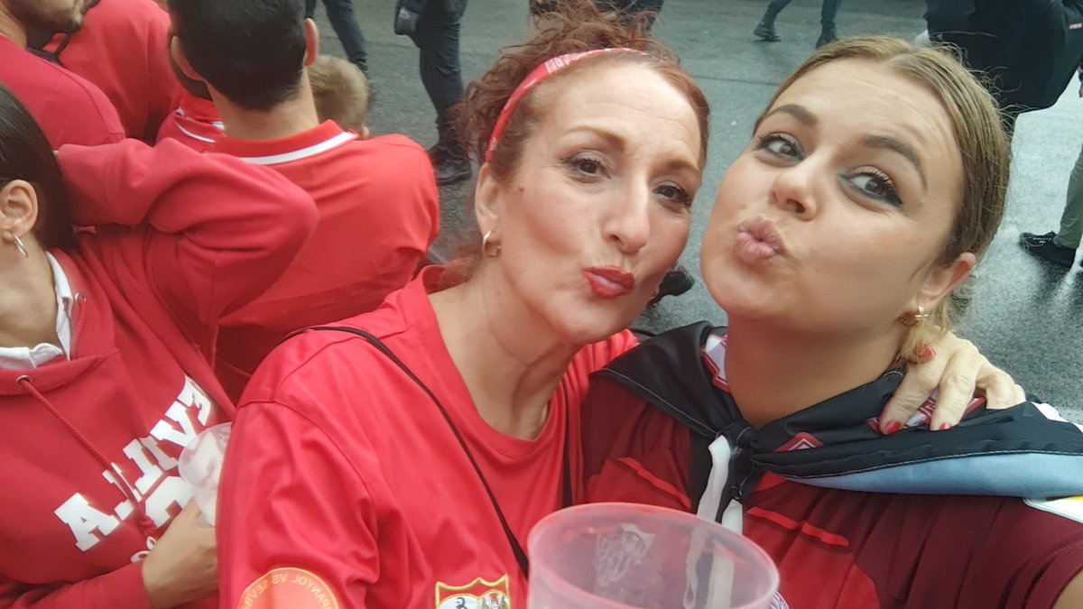 andreitasherry's tweet photo. Siempre 🔴⚪ @MacasevillonaG https://t.co/d84c0dPMWh