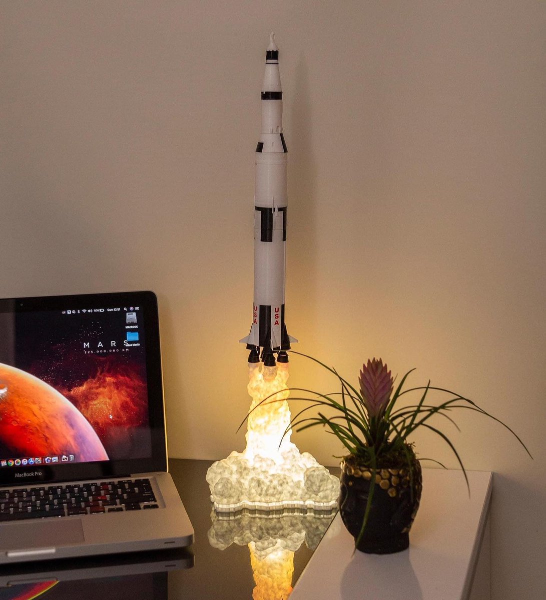 EnsedeCiencia's tweet photo. La lámpara perfecta 🚀 https://t.co/RnONTJJw6E