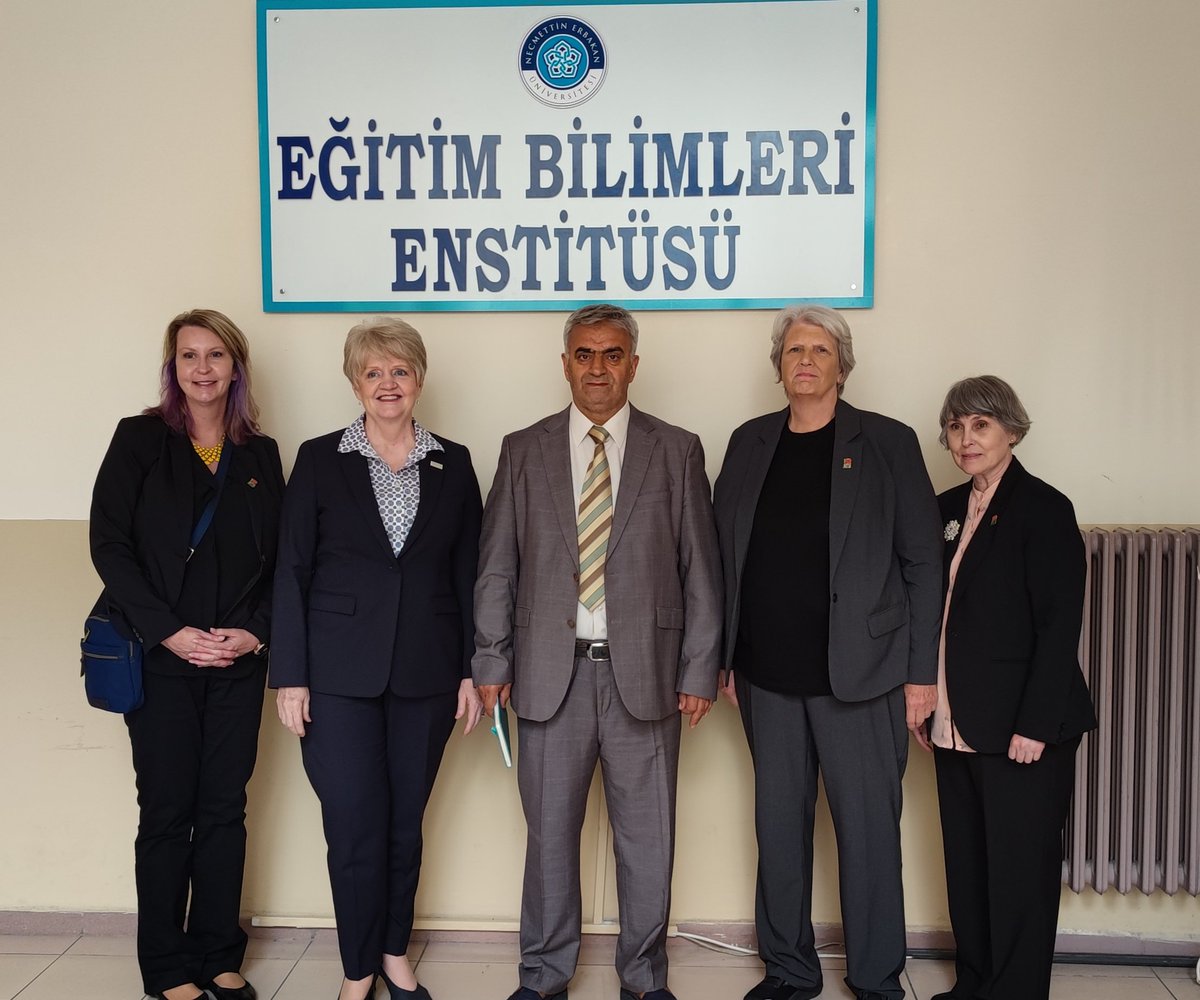 NEÜ Eğitim Bilimleri Enstitüsü (@egitimbil_neu) on Twitter photo Arkansas Tech Üniversitesi Rektörü Prof. Dr. Robin E. Bowen ve beraberindeki heyet Eğitim Bilimleri Enstitümüzü ziyaret ettiler. Arkansas Tech Üniversitesi Rektörü Prof. Dr. Robin E. Bowen ve beraberindeki heyet Eğitim Bilimleri Enstitümüzü ziyaret ettiler.