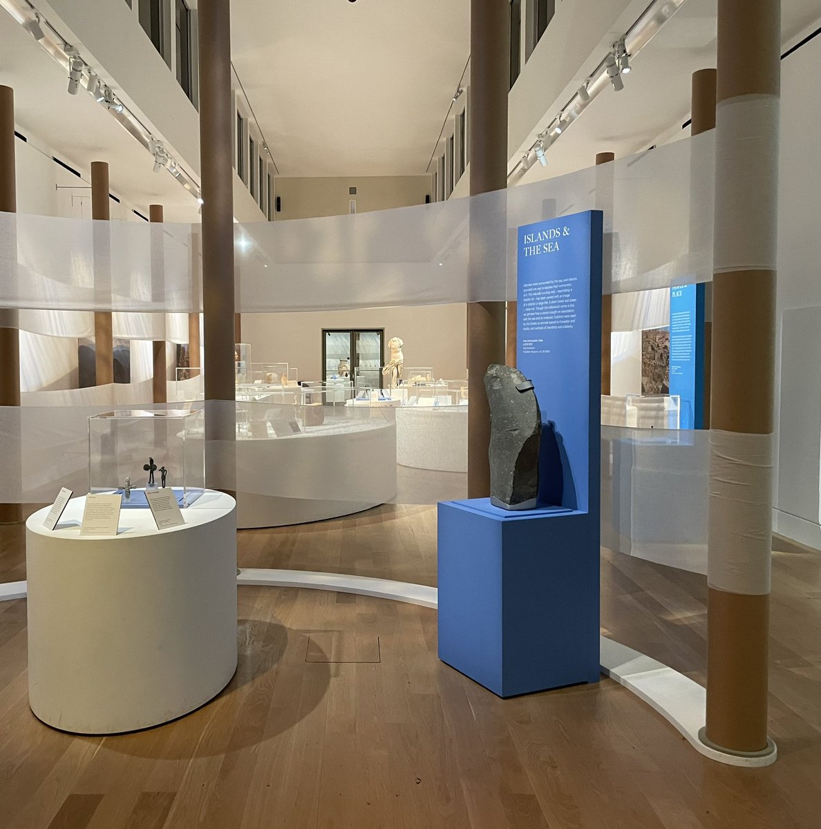 It’s #InternationalMuseumDay, which means there’s only a couple of weeks left to see Islanders <a href="/FitzMuseum_UK/">Fitzwilliam Museum</a> . Here’s some of my favourites from the exhibition: