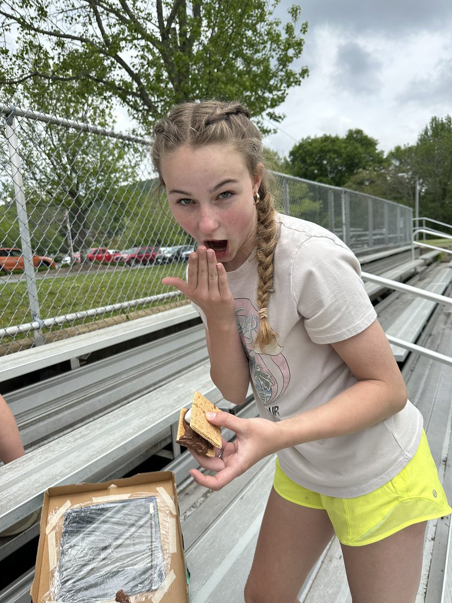 AVines1's tweet photo. Even without bright sun, our solar oven designs melted some chocolate for our end of year s’mores ♥️ @HardinPark_WCS @WataugaSchools https://t.co/77BU59XOhQ