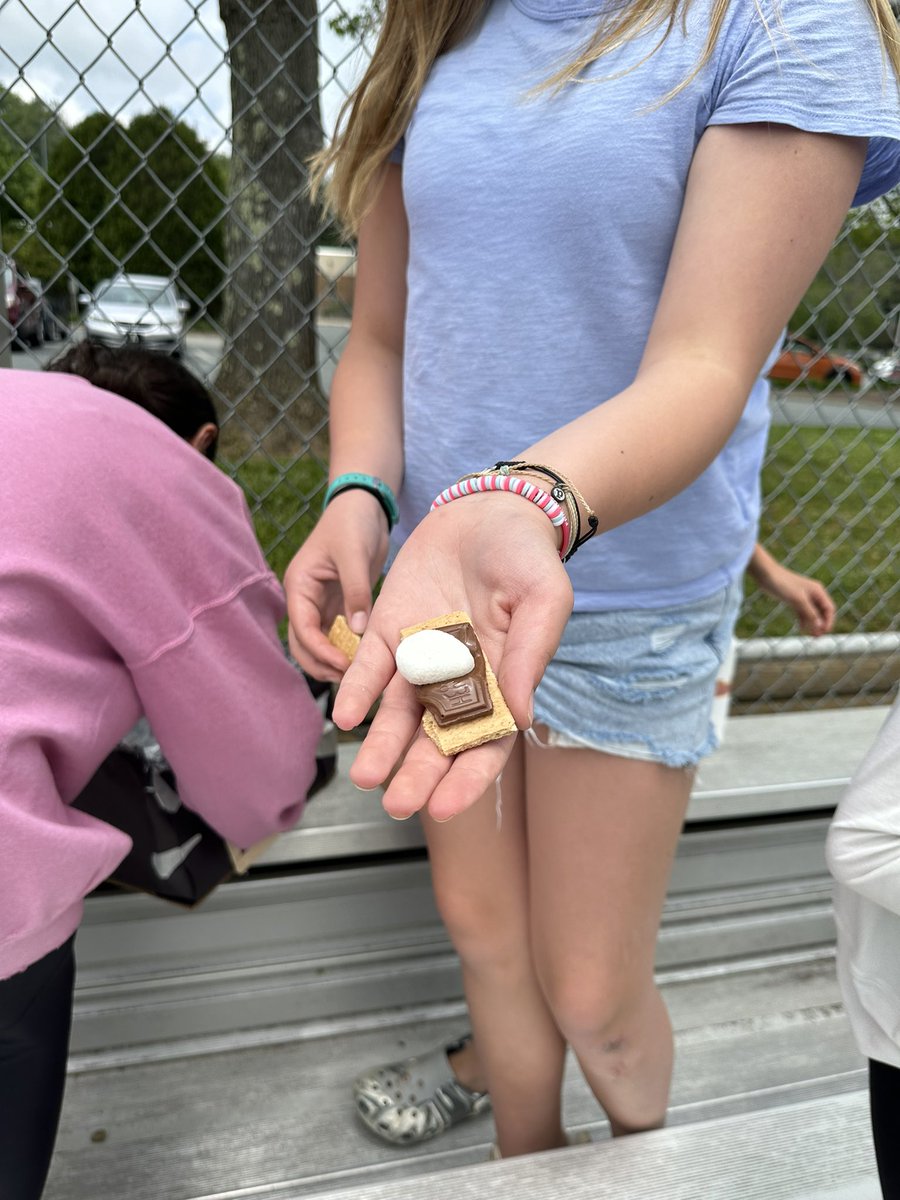 AVines1's tweet photo. Even without bright sun, our solar oven designs melted some chocolate for our end of year s’mores ♥️ @HardinPark_WCS @WataugaSchools https://t.co/77BU59XOhQ
