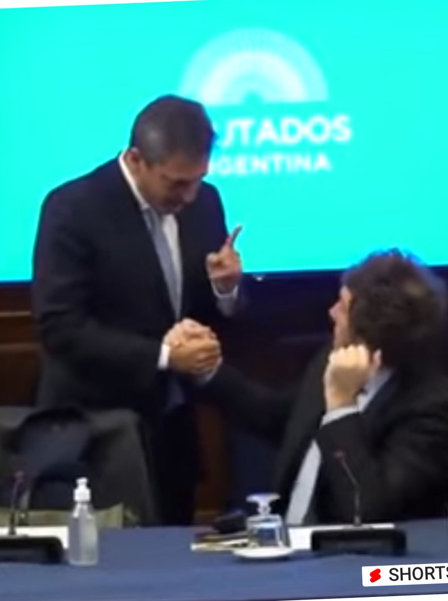 rielias22's tweet photo. @eldestapeweb @budassi_facundo Este hdmp es el peor de todos d este gobierno.
@SergioMassa sos un reverendo hdmp.
Memoria gente después no se quejen.
#MassaEsMacri .
#YoNoVotoAMassa . https://t.co/z8mkq8UbE1