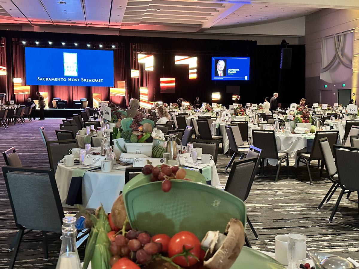 politicalgirlie's tweet photo. 2023 #HostBreakfast did not disappoint! Great to join @CalChamber and leaders across #California for so many great discussions. Brownie points for edible centerpieces from #CA’s #Ag industry! https://t.co/71p9deymVT