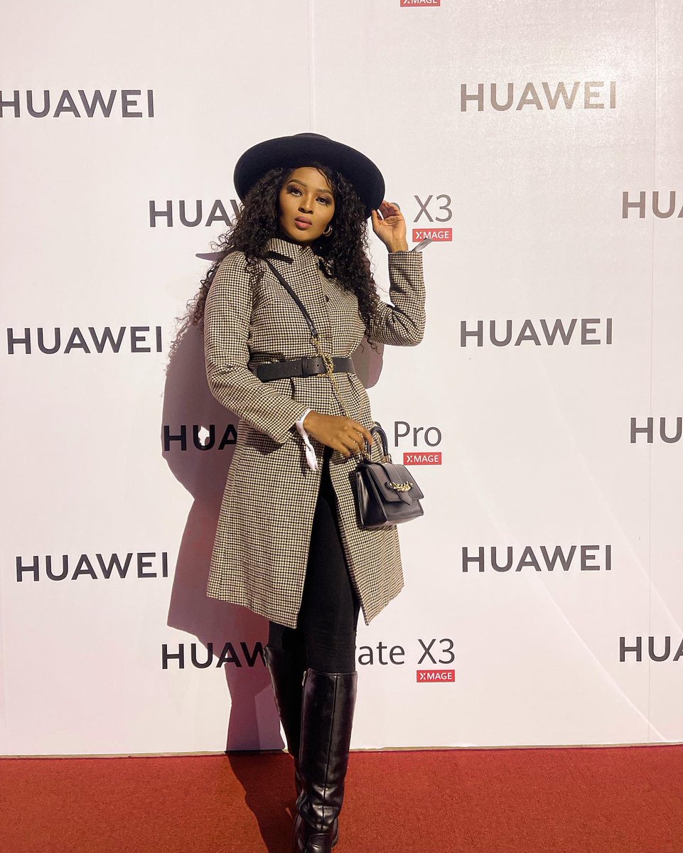 Monicakobo's tweet photo. Huawei Lanch

#HUAWEIPGOPro #HUAWEIMateX3 #SeeTheUnseen https://t.co/tDBYewXIYF
