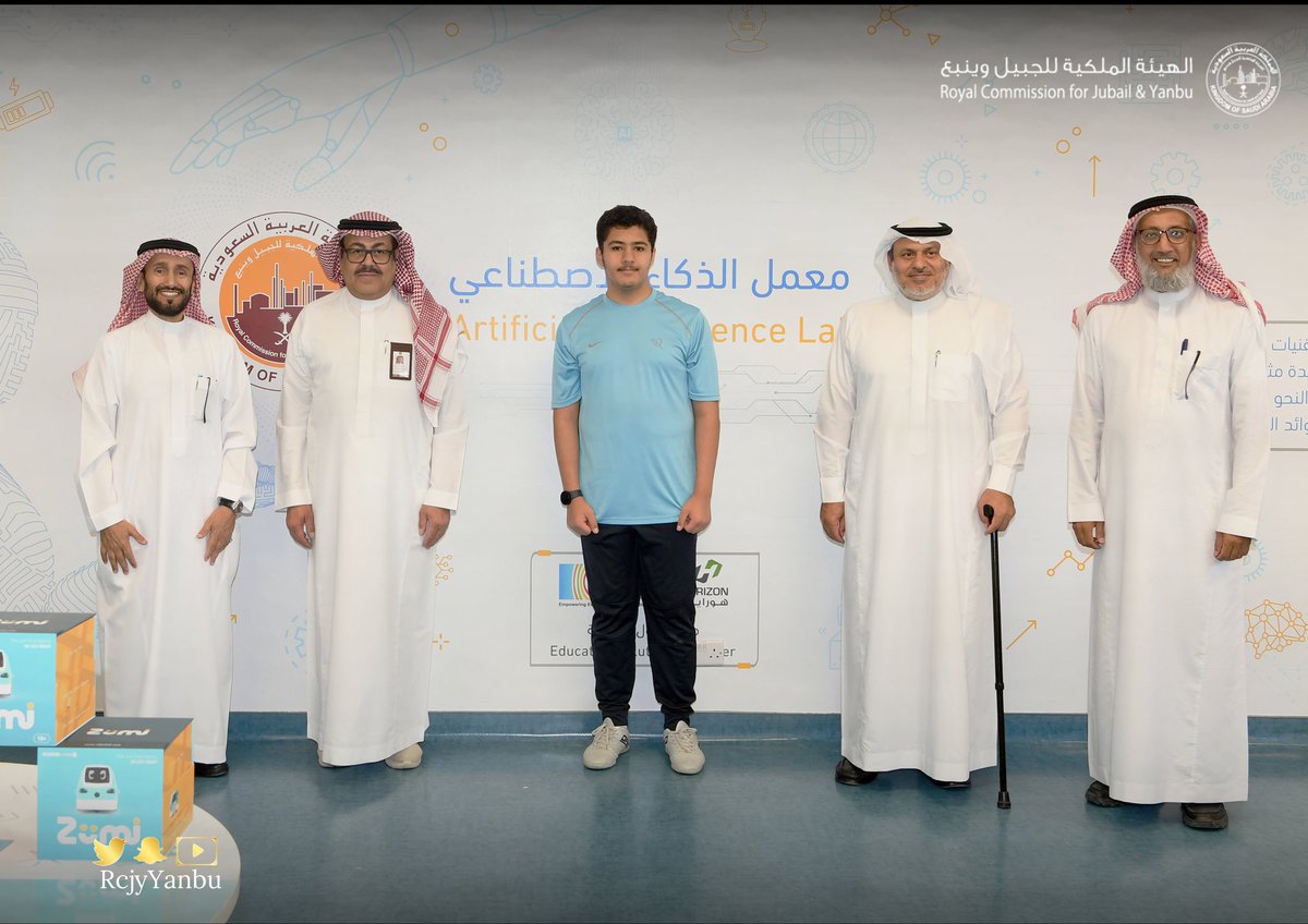 RCJY_Yanbu's tweet photo. استقبلت #الهيئة_الملكية_بينبع وفد شركة ابداعات والذي ضم 
م. عبدالله الرخيص
د. زياد الدريس
م. سامي الحصيّن
وجرى خلال الاستقبال بحث سبل التعاون الممكنه حول تعزيز رعاية وتمكين الموهوبين بمدينة #ينبع الصناعية ، كما تضمن اللقاء جولة على معرض التعلم وجودة الحياة، ومركز التنمية الصناعية، ومعهد ينبع التقني ومركز أبدع والمركز الإعلامي بكلية ينبع الصناعية ومدرسة ابن الجوزي للموهوبين.
 يأتي ذلك ضمن الجهود المميزة التي تبذلها الهيئة الملكية بينبع لتحقيق رؤية المملكة 2030 في مجال تنمية القدرات البشرية من خلال تعزيز القيم وتطوير المهارات الأساسية ومهارات المستقبل وتنمية المعارف .