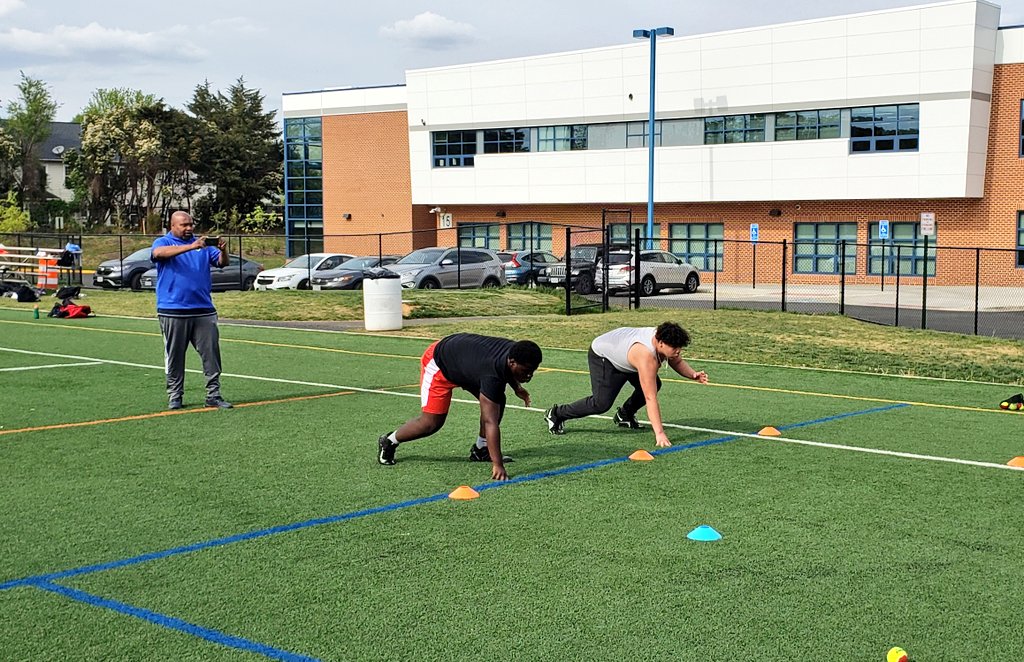 westpotomacfb1's tweet photo. S/O to next level success for @Rooneyosei9 @camdenjackson_ @CArmstrong2023
WHAT YOU SEE 
Sign, Scholarship, Offer, Visit Invites

WHAT YOU DON'T SEE
Weights
Green days
7v7
Athletes contacting colleges
Market Self on social media
HC @BlitzCreedFb
#WPHSfbRecap #WPHSfbAchievements https://t.co/AmzWra11BD