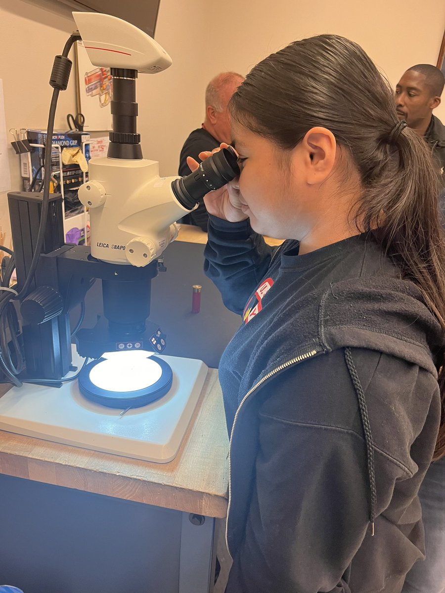 DHSBlackStudies's tweet photo. #WaybackWednesday to our Juniors' City As Classroom trip on May the 2nd. We'd like to thank the ATF for providing our Juniors and Seniors with a tour around MPD's forensic lab. 🙌🏾 How would you rate your CAS experience? ❤️
#EverydayAtDunbar
#BlackStudiesMatter
#CityAsClassroom https://t.co/2ssTuQ3pvv