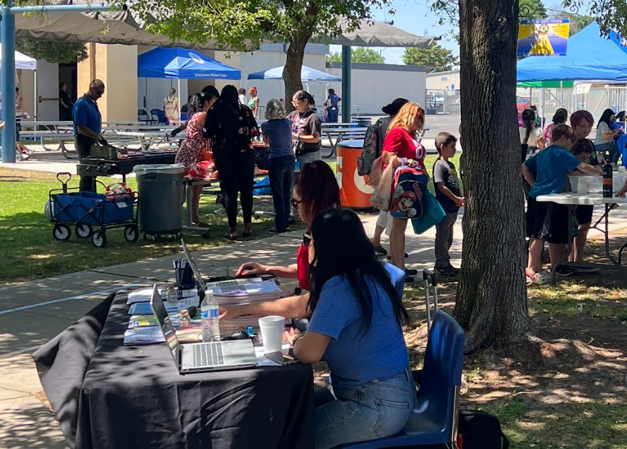 Stella Hills 1st Annual Enrollment and Family Resources Fair was a success.  We partnered with Emerson Middle School, Kern High School District and our Pre-K to enroll kids in summer school, middle and high school.  We also had free immunizations and dental screenings.
#teambcsd