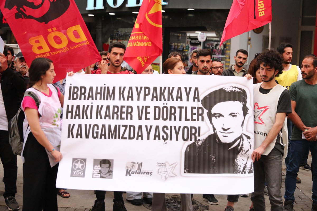 Komünist önder #İbrahimKaypakkaya'yı ve Mayıs şehitlerini anmak için Alsancak'taydık.

Gençlik olarak bulunduğumuz her alanda onların yaşam ve pratiklerinden öğrenmeye, devrimci mirası taşımaya devam edeceğiz! 
#18MayısıUnutma 
#18Mayıs
 #Kaypakkaya50Yıl