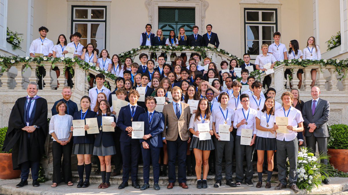 StJuliansLisbon's tweet image. Yesterday was a fantastic day as #StJuliansLisbon proudly hosted the first ceremony since the pandemic for the presentation of medals for the Duke of Edinburgh&apos;s International Award.
Congratulations to all the award recipients! 
@dofeuk #TheJoyOfLearning