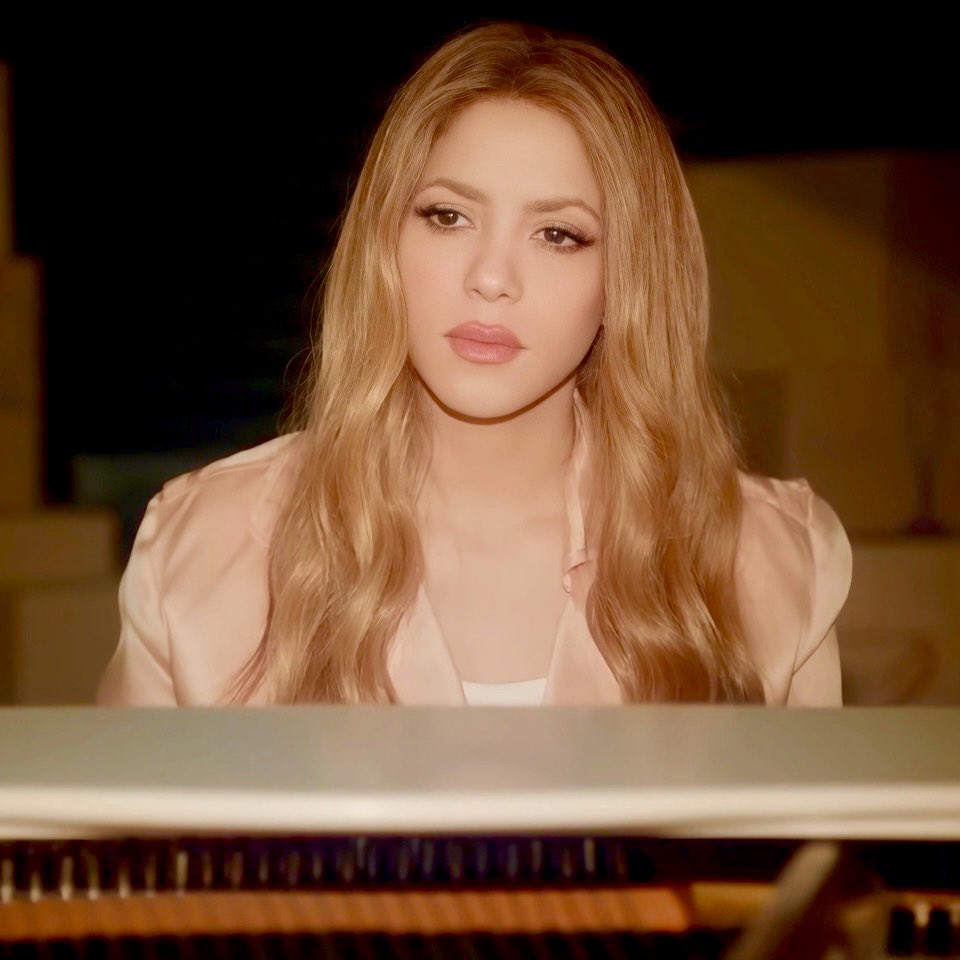ShakiraMedia's tweet photo. Learn the English lyrics to Shakira’s new song “ACRÓSTICO” – available now on @Spotify! 🧸📝 https://t.co/CIHQQ6wPAX https://t.co/3PcGxajZoI