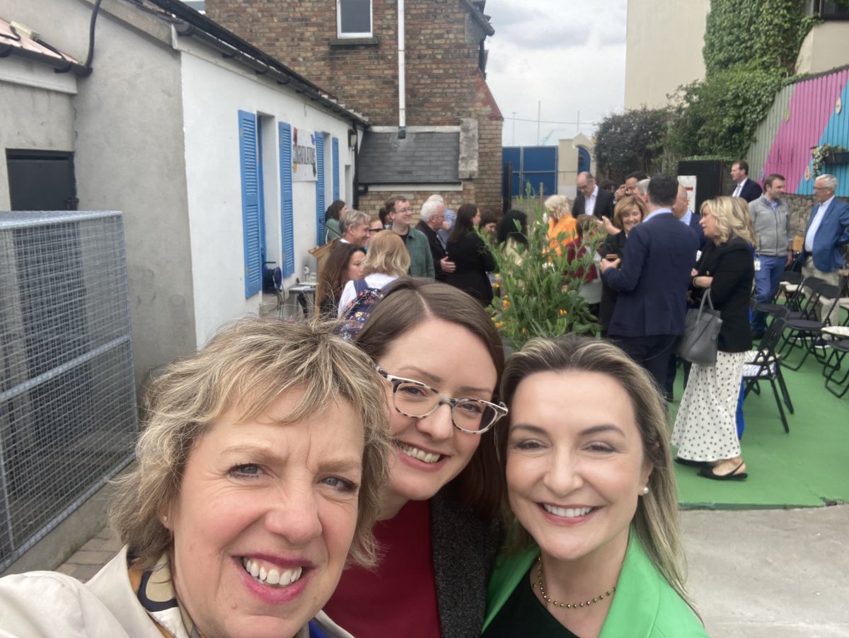 ivanabacik's tweet photo. Delighted to attend this afternoon’s great local #EmploymentTaskforce @google #Google awards ceremony at @fairplaycafed4 #Ringsend - well done to all! ⁦@SARCD2⁩ ⁦@IrishNautical⁩ ⁦@newsFour⁩ https://t.co/37HOtcjS0d