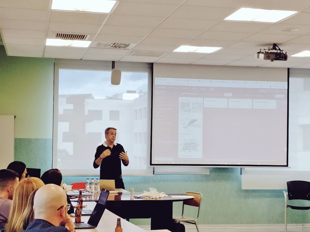 El gran José Julián Prieto nos habla de cómo integrar otras apps en Workspace for education... 

#MeetUpGEGNavarra