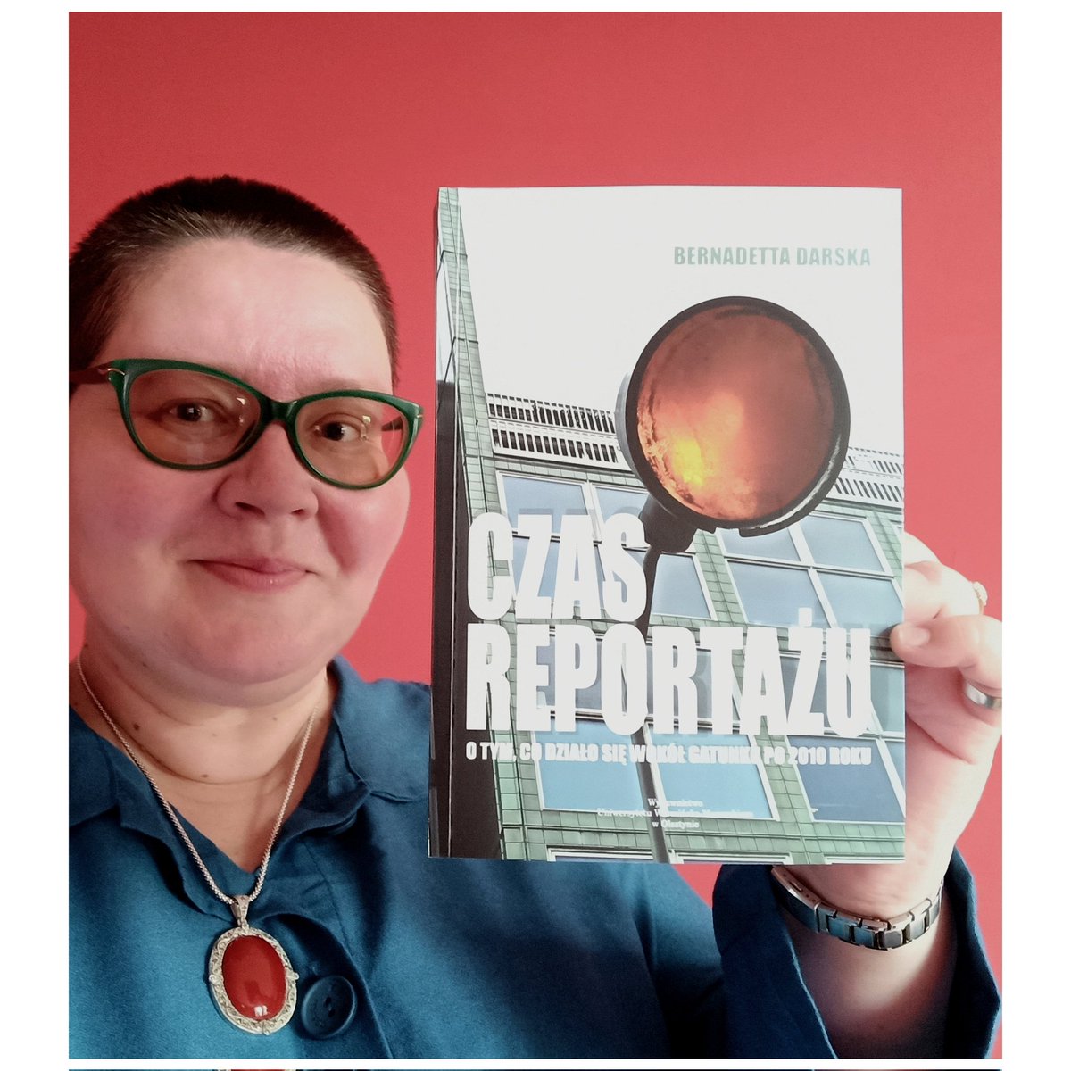 BDarska's tweet image. Już jest! Przed Państwem moja nowa książka "Czas reportażu. O tym, co działo się wokół gatunku po 2010 roku". 🙂 Dzielę się zatem wielką radością. 🙂 W komentarzu link do strony wydawnictwa, gdzie można książkę kupić. 
#czasreportażu #reportaż #Reading #BookTwitter #book #książka