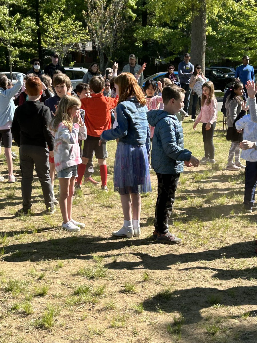 BruceBrucew10's tweet image. Ms. Yee and the second grade classes put on quite a performance today!  @PublicWalpole @oprschool