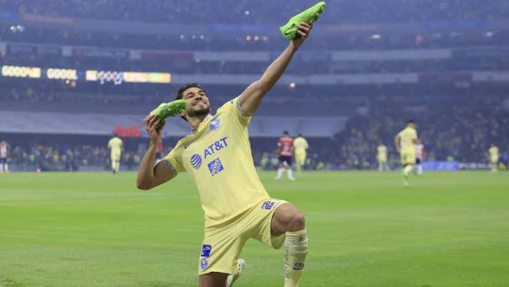 ResacaAmerica's tweet photo. Americanistas, cuéntenos su mejor recuerdo de un Clásico Nacional. 👀🦅

Hay muuuuuchos, sobre todo en el Akron. 🤭💛💙 https://t.co/p9V26NVlCo