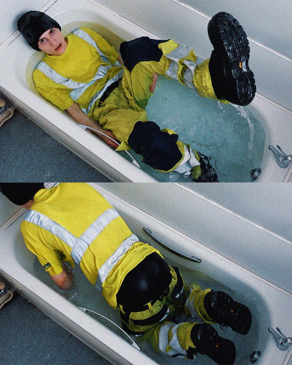 MaverickWAM's tweet photo. I couldn't resist taking a bath and sagging fully clothed in my work gear this afternoon after a long day! This was so humiliating but it got me so horny...😍💦
Full Video ⬇
https://t.co/YYOBz8MnGr
#gunge #gunged #wam #wetandmessy #wetsneakers #wetclothes #messyclothes https://t.co/5WFzEUK2Ri