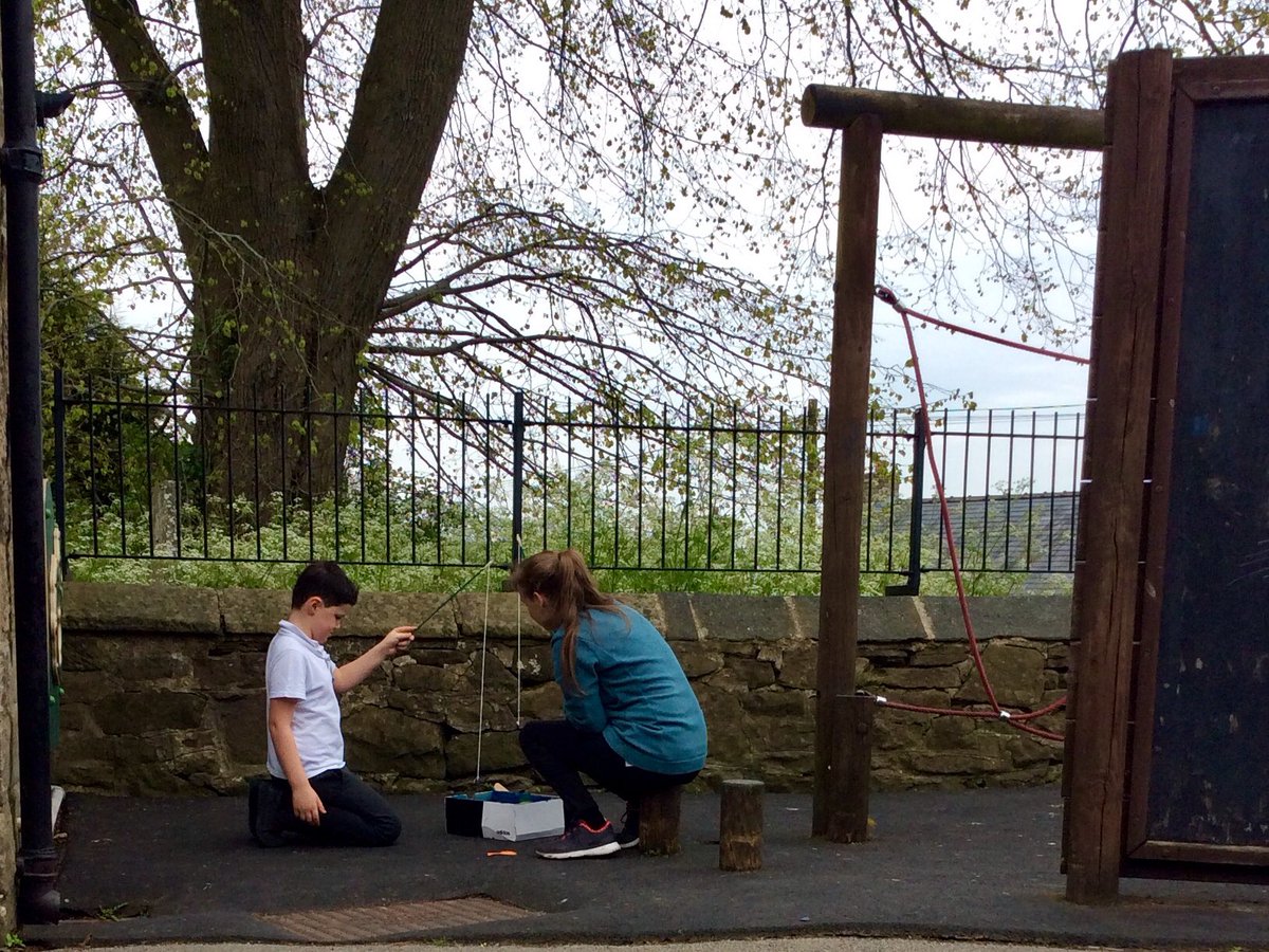 elton_school's tweet photo. Weโve had a sporty day. First KS2 had to make a game involving #magnets ๐งฒ. One then spent lunch playtime testing it out on staff. ๐
#magnetgame #peakdistrict #derbyshiredales https://t.co/PIO2q3g5AZ