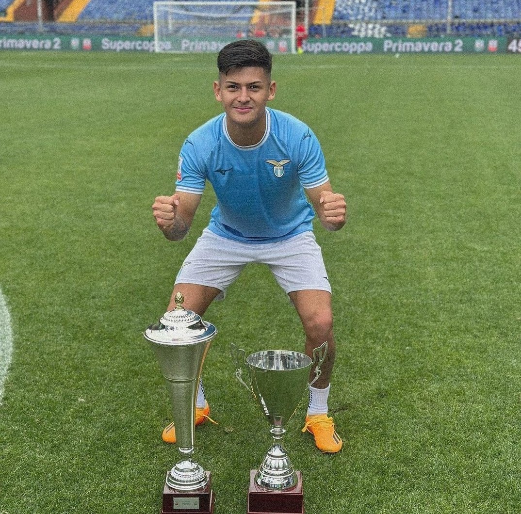 🇵🇾 #SUPERCAMPIONE EN 🇮🇹!
La #Lazio de Diego González 🇵🇾 (20) obtuvo en este jueves la Supercopa 🏆 de la categoría #Primavera2.

Esto tras vencer 4-0 al #Genova, partido donde el compatriota marcó su 10° ⚽ con la #Lazio en 10 partidos.

El club romano cosecha 02 🏆 en la 22/23.