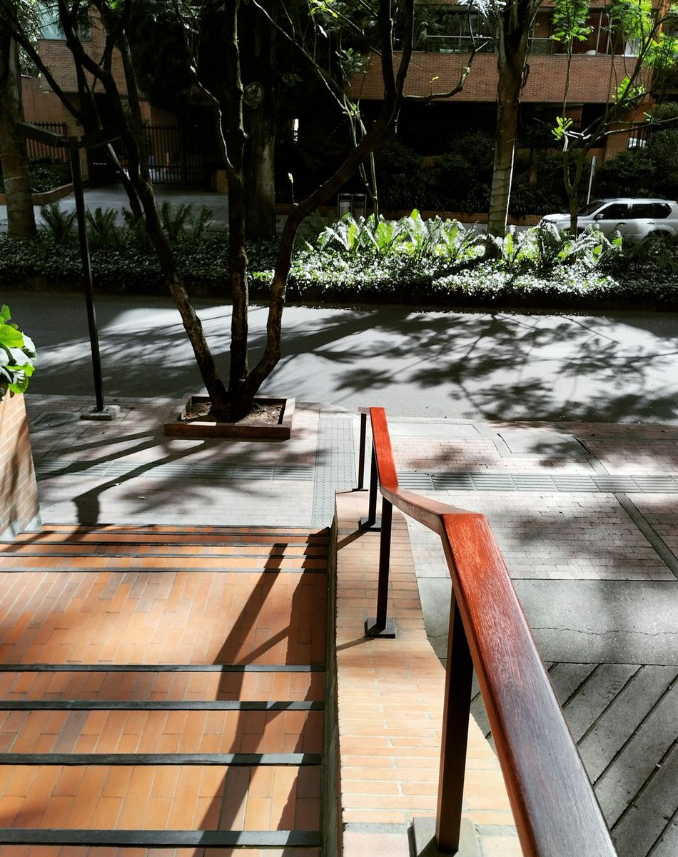 MaderPremium's tweet photo. Restauración o creación de estructuras en madera desde la mas pequeña hasta la mas grande.

#extructuras #madera #casademadera #estiloclasico https://t.co/oxh6Xti0wm