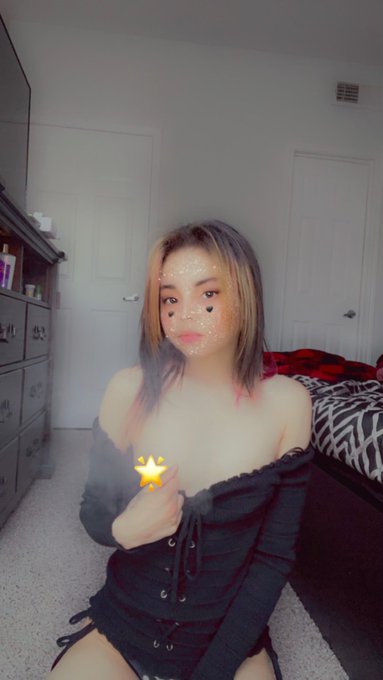 ;P cute baby face https://t.co/BNUFMbRBn6