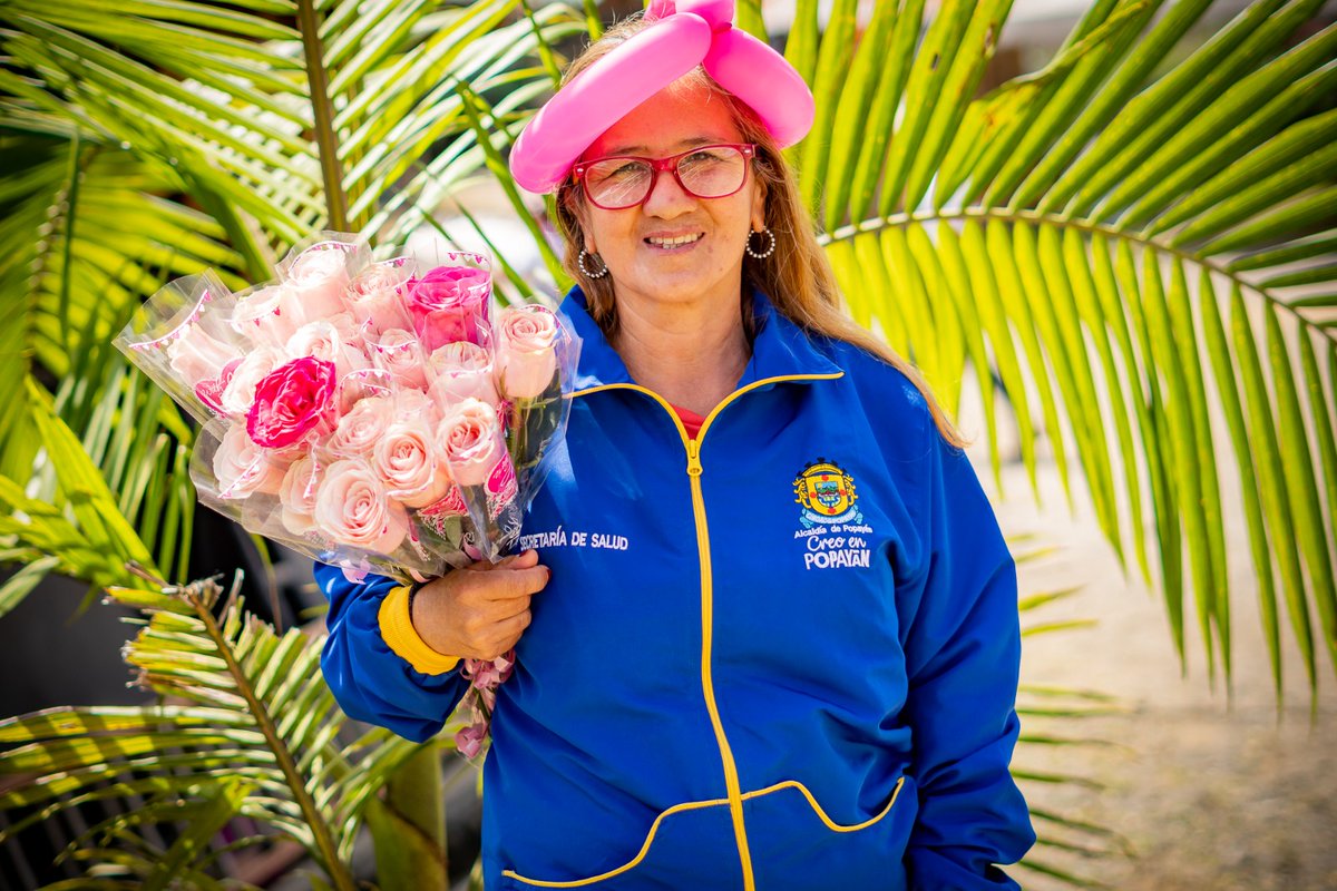 jclopezcastri's tweet photo. Sus sonrisas y abrazos son un bálsamo para el corazón. 

Gracias por ser refugio, sabiduría y amor. Celebramos el mes de las madres para nuestras adultas mayores de la zona rural en Popayán. https://t.co/gQrUbnCOPn
