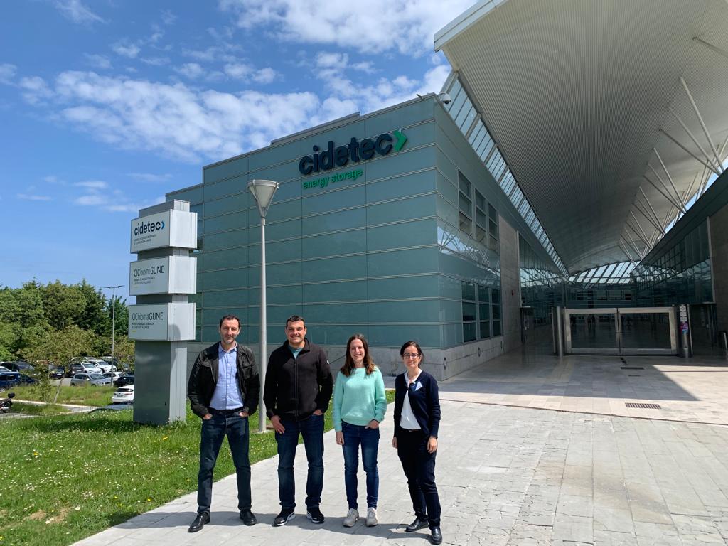 🤝 Fruitful meeting between #CiQUS @FunNanoMatLab @Fernan_Casal and @CIDETEC_ @ABlazquez78 @AMainar #CidetecEnergyStorage on ongoing projects. ⏩ Keep moving forward!

#ERCPoC