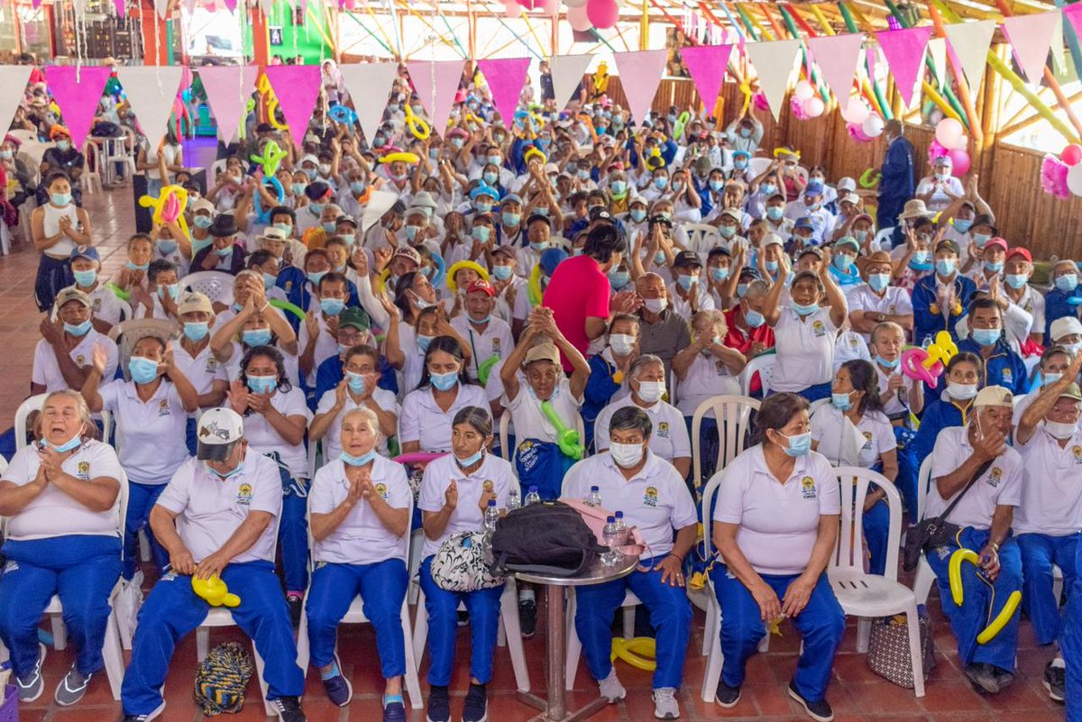 jclopezcastri's tweet photo. Sus sonrisas y abrazos son un bálsamo para el corazón. 

Gracias por ser refugio, sabiduría y amor. Celebramos el mes de las madres para nuestras adultas mayores de la zona rural en Popayán. https://t.co/gQrUbnCOPn