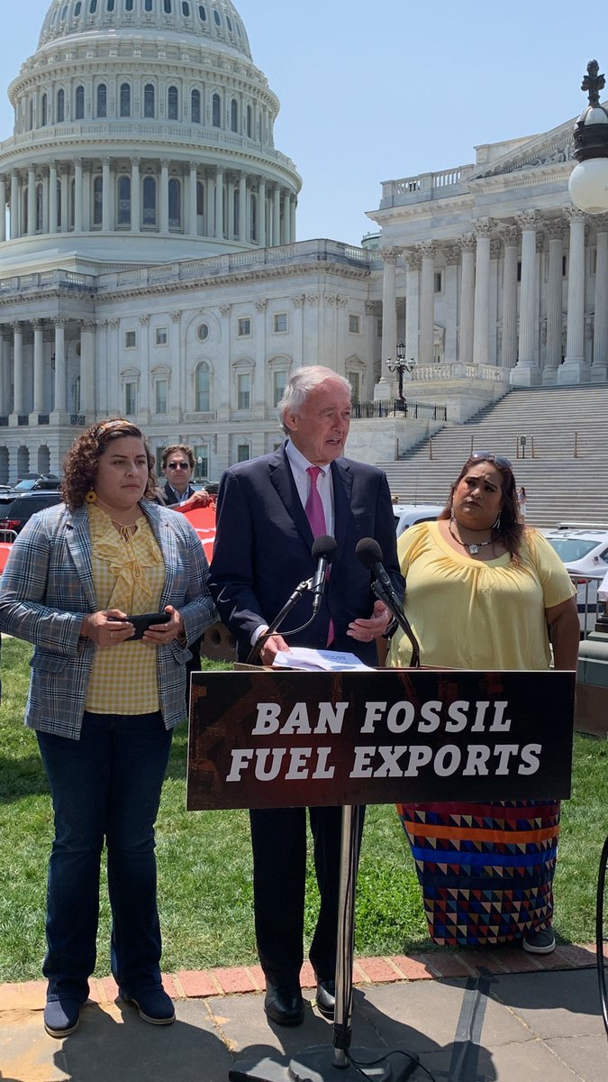 LCVoters's tweet image. "Oil and gas companies have padded their pockets at the expense of American consumers and frontline communities, all while fueling our global climate crisis." -@SenMarkey