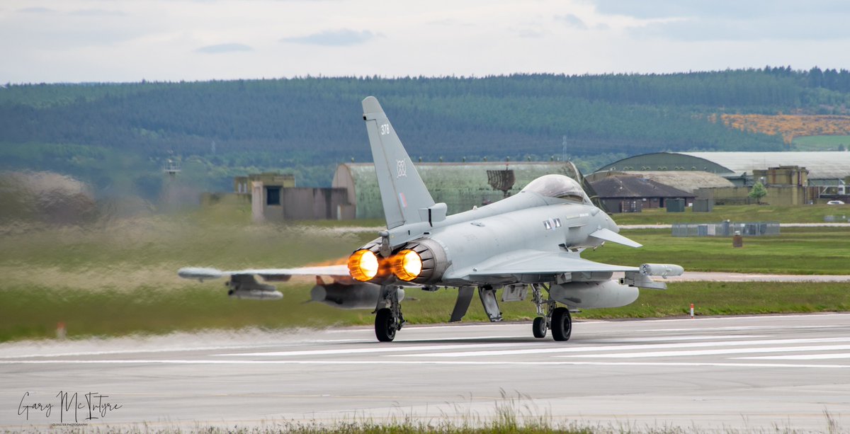 GazMcIntyre's tweet photo. Eurofighter Typhoon ZK378 lighting up the afterburners before an unrestricted climb⦠what a sight, WHAT A SOUND!!! #avgeek #eurofightertyphoon #typhoon #RAF #Lossiemouth #afterburners #Military #militaryaircraft #flighter #takeoff #feelthenoise #aircraft #nikon #D850 #Lightroom https://t.co/mIDlnypka7