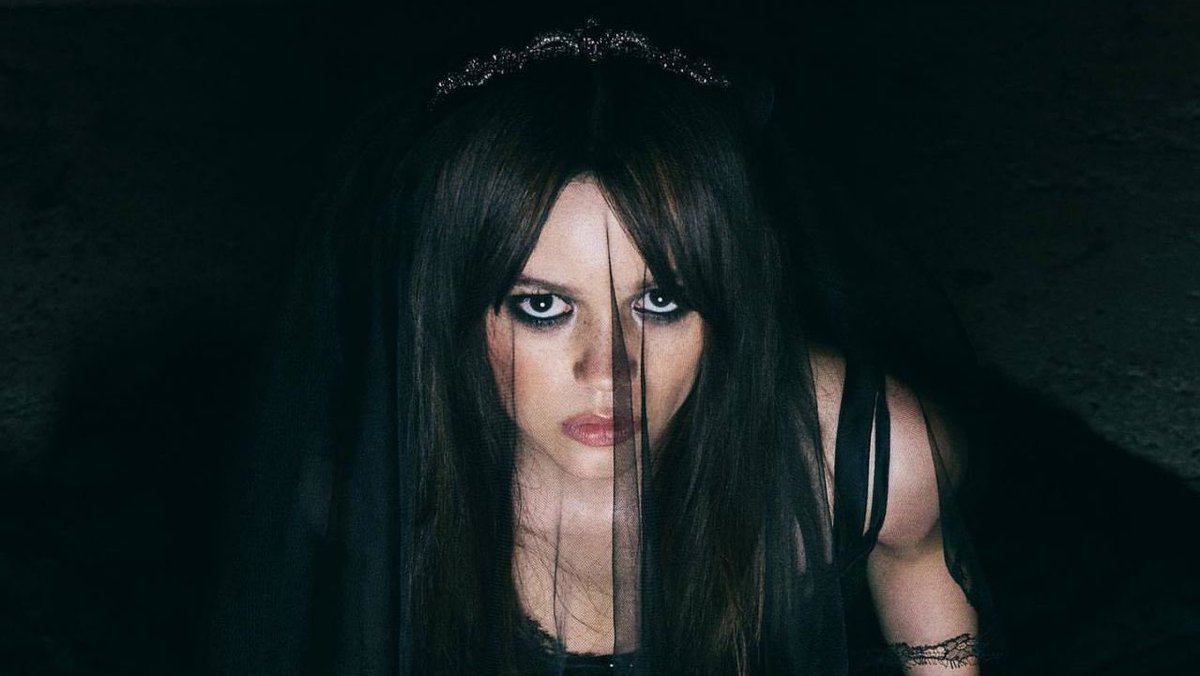 FilmUpdates's tweet image. ‘BEETLEJUICE 2’ has begun filming. 

The sequel stars Michael Keaton, Winona Ryder, Jenna Ortega, Catherine O’Hara, Justin Theroux, Monica Bellucci and Willem Dafoe.