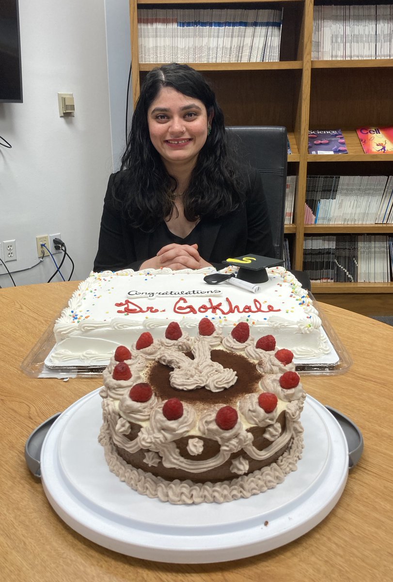 EChenLab's tweet image. Amrita successfully passed her PhD thesis defense! Congratulations, Dr. Gokhale!!!