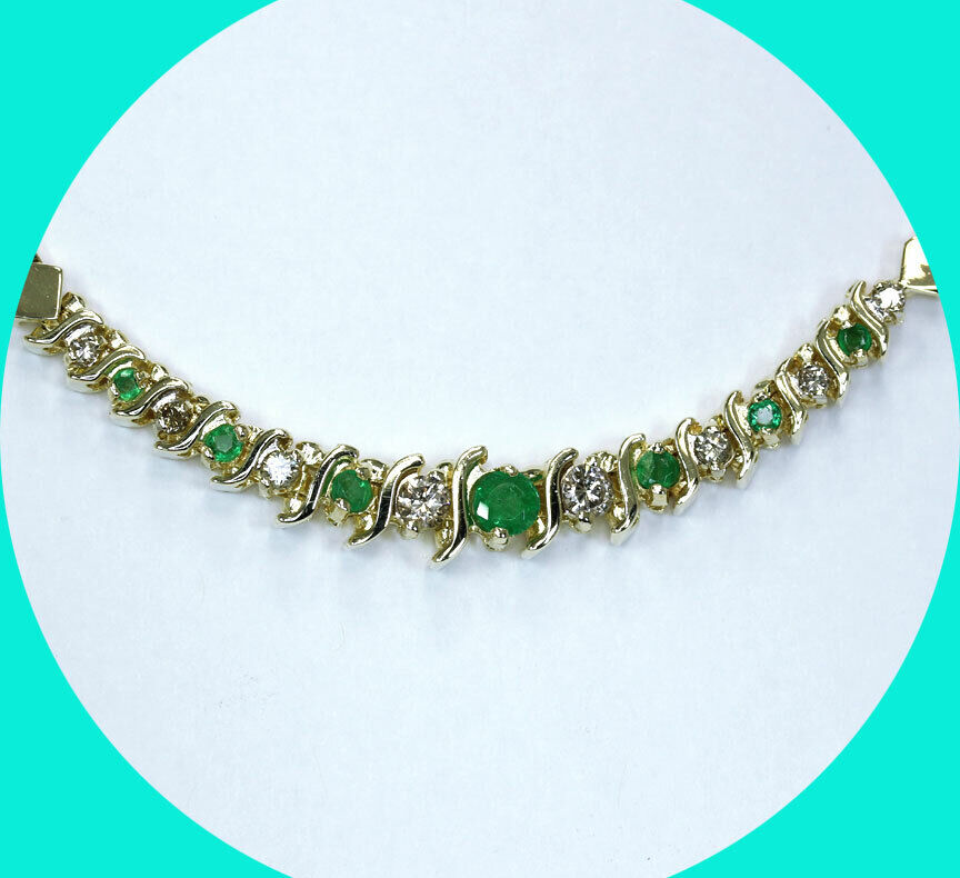 May's elegant emeralds! .75CT champagne diamond and emerald S coaster link necklace set in 14K yellow gold (24.2G). What a gorgeous birthstone piece! #emeraldnecklace #emeraldjewelry #maybirthstone #maygift #mayjewelery ebay.com/itm/1252184540…