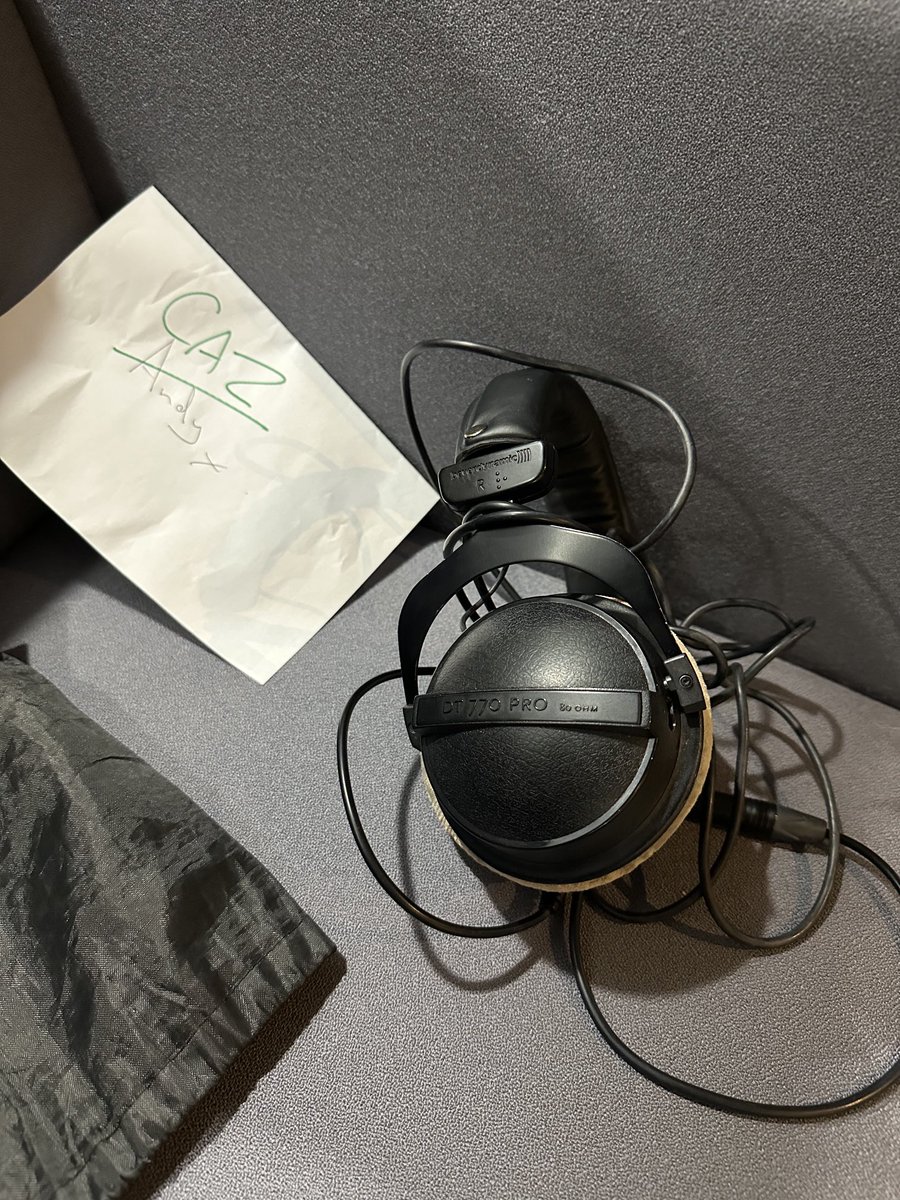cazzatalkmartin's tweet photo. The unsung hero’s of radio. The engineers. They beaver away behind the scenes doing amazing work. Thank you @AndyWaltersWM you are a legend. Headphones fixed. Tonight I’ll have 2 ears back and I won’t have to wiggle the plug all night! #radioproblems https://t.co/Rj7ZQ0pfoC