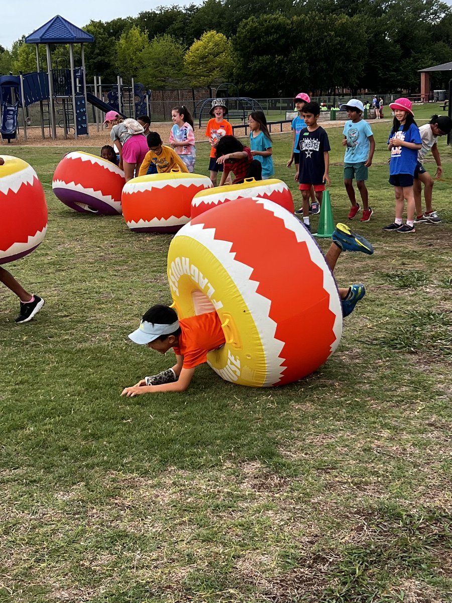 Kai and his fight against the tube!!!! 🤣🤣🤣