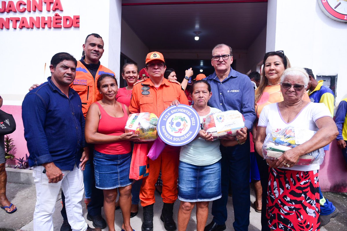carlosbrandaoma's tweet photo. Em mais uma ação humanitária, nosso Corpo de Bombeiros realizou a entrega de cestas básicas para comunidades ribeirinhas atingidas pelas enchentes em Presidente Juscelino. A iniciativa contou com a parceria da Fiema, por meio do projeto SOS Enchentes - Empresa Solidária. https://t.co/Bzfs1ysuG3