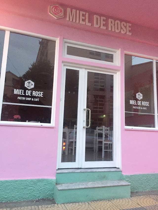 Random Bakery tweet media