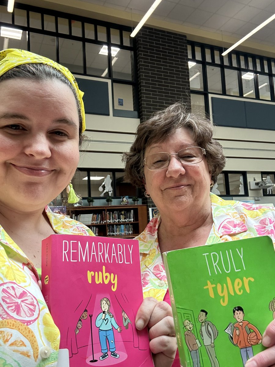WLMSmedia's tweet photo. Neon  Day! https://t.co/isEm8MzIOk