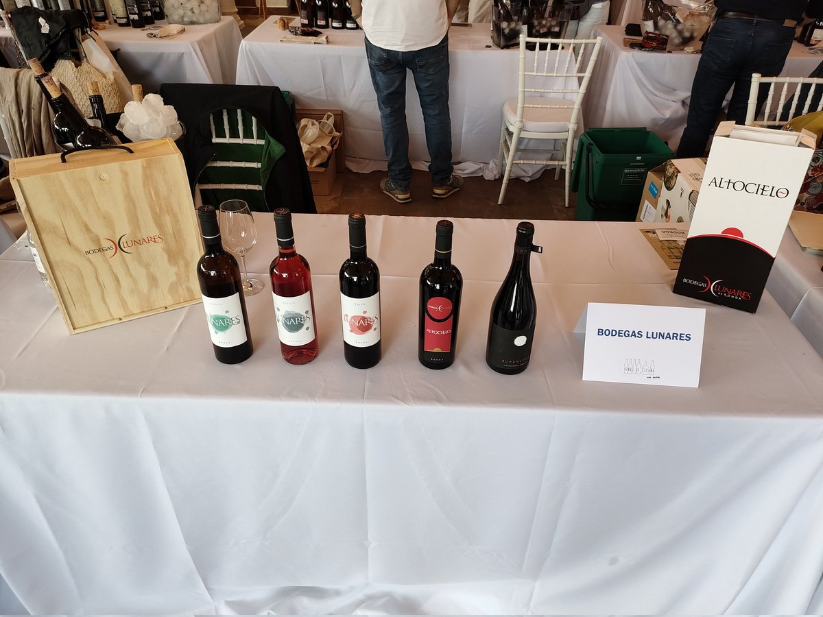 Seguimos en el Salón de Vinos de España, Una Pasión!!  Y lloviendo aquí en Granada, esperemos que esté cayendo en toda España.