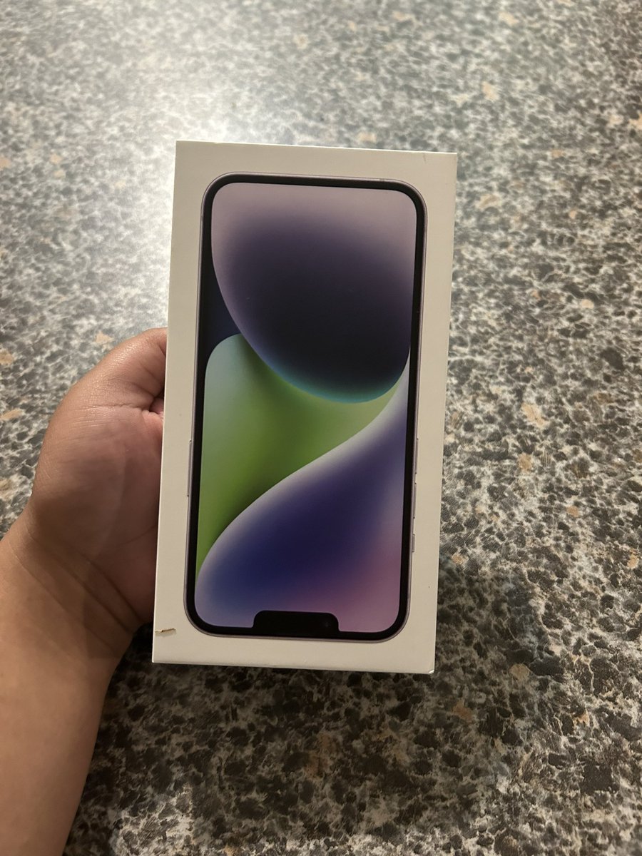 lee_Duruwe_'s tweet photo. Tweeting live from my new iPhone 14 ❤️ https://t.co/u3HB09ujLi