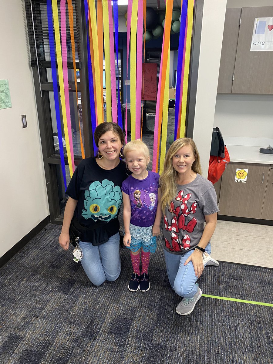 Ms_Margreiter's tweet photo. Disney Day in Kinder @CyFairYeager! #BringTheMagic https://t.co/ShFP8yX1Bu