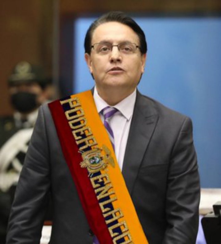 RaulMoncayo10's tweet photo. El único que pondrá de rodillas al correismo es @VillaFernando_ un solo candidato de unidad  pide el 🇪🇨 los demás son cuento 👇💪🤝 https://t.co/z5eGNb8I0K