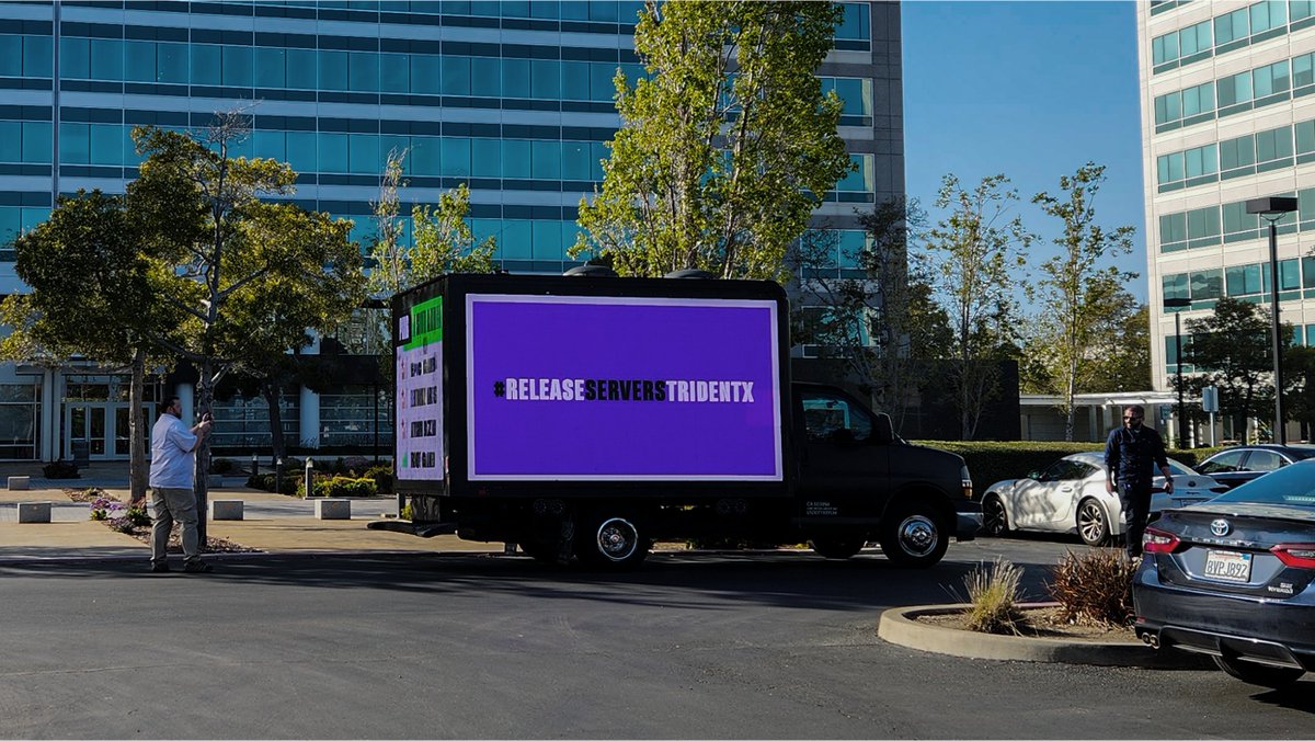 TridentChile's tweet photo. @BlazzerIC @JuanSGuarnizo @TridentColombia La demanda ha sido entregada, ahora le toca jugar a ellos. ✊ #ReleaseServersTridentX https://t.co/Ktxf5M78p8