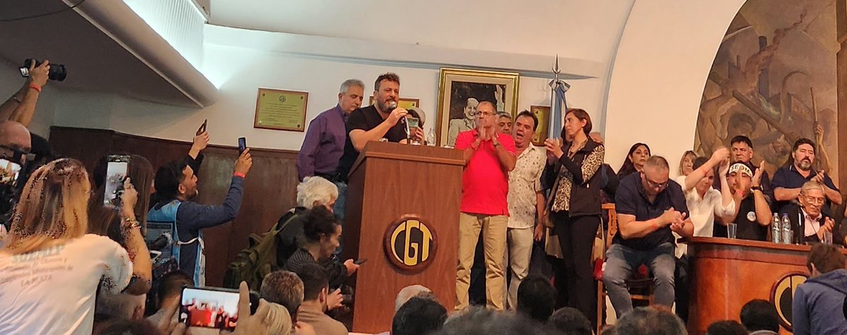 El <a href="/stmbb/">STMBB</a> presente en la Asunción del compañero <a href="/herdoval/">Hernán Doval</a> como Secretario General de <a href="/ctm_oficial/">Confederación Trabajadores Municipales Argentina</a> periodo 23/27. 
Felicitaciones al incansable trabajo de <a href="/garciamunicipal/">Rubén "Cholo" García</a> para generar la unidad de todos las federaciones hermanas de la Argentina. 
Es urgente la conformación de la