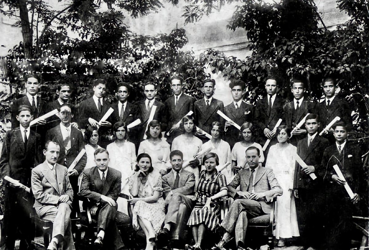 May is #JewishAmericanHeritageMonth. These are the 1923 graduates of Alliance Israélite Universelle, a French-Jewish school based in Iranian city of Hamedan. Today 70K Iranian Jews live in the U.S. after 1979 when they were forced to flee Jew-hating mullah regime in Iran.