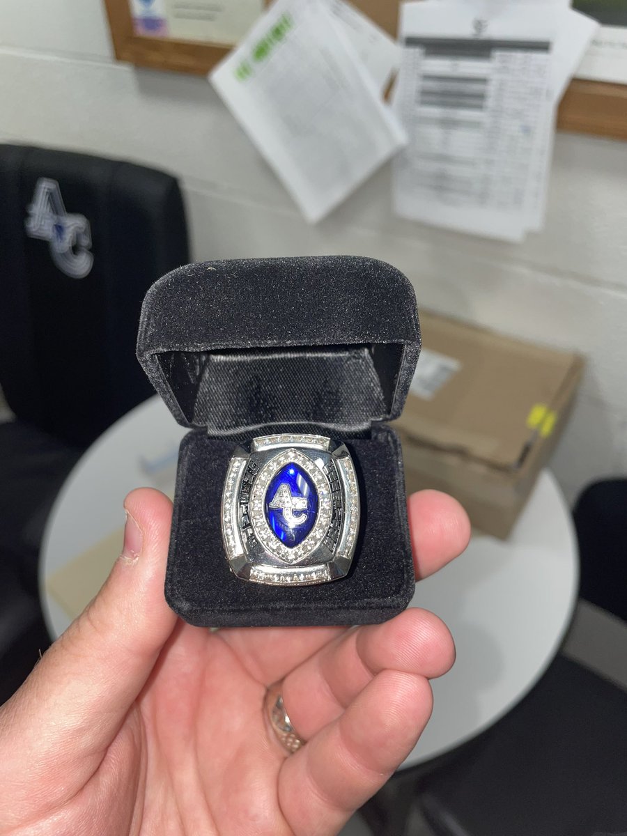AllenRussell2's tweet photo. Super Grateful to be included in this Amazing achievement, but more so blessed to have been a witness to this perfect 15-0 season!! #OneAC @ACMav4Life 💙🤘💙 https://t.co/XmL5mzeVcE